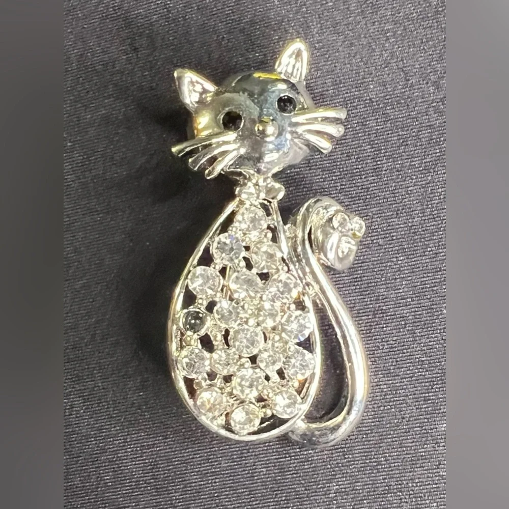 Vintage Silver Tone Cat Kitty Brooch / Pin w/ Sparkly Rhinestones